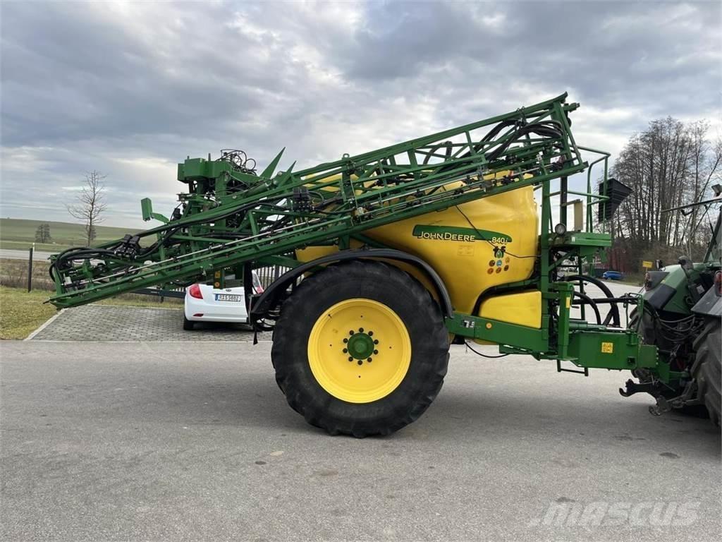 John Deere 840 TF Trailed sprayers