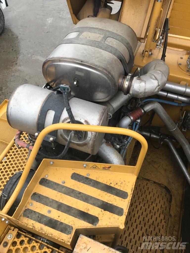 Tigercat 890 Knuckleboom loaders