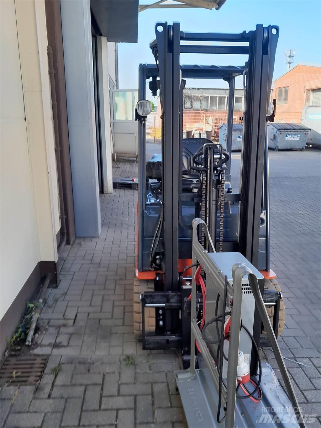 Toyota 8FBEK18T Electric Forklifts