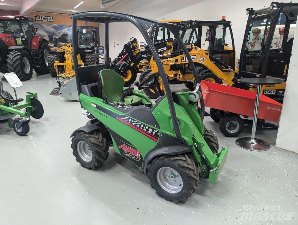 Avant 220 Multi purpose loaders