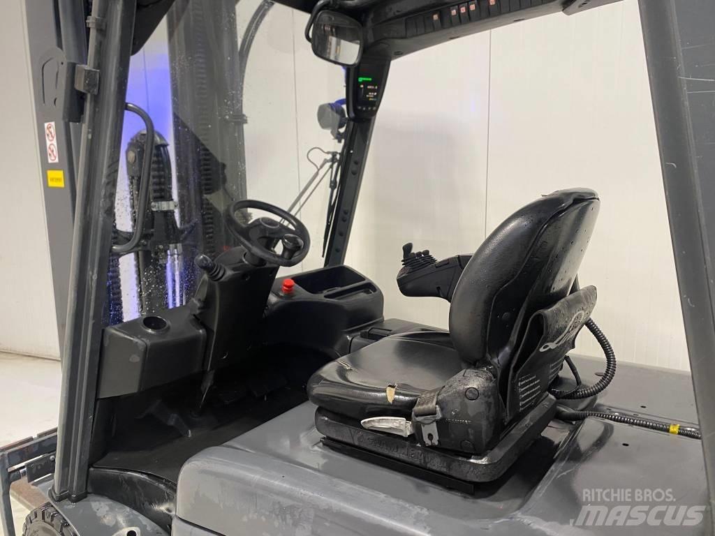 Linde E30L-01 Electric Forklifts