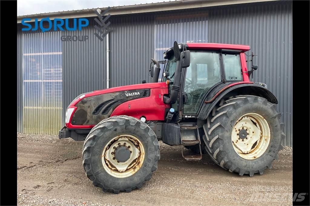 Valtra T153 Tractors