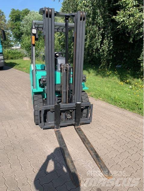 Mitsubishi FD25NT Diesel Forklifts