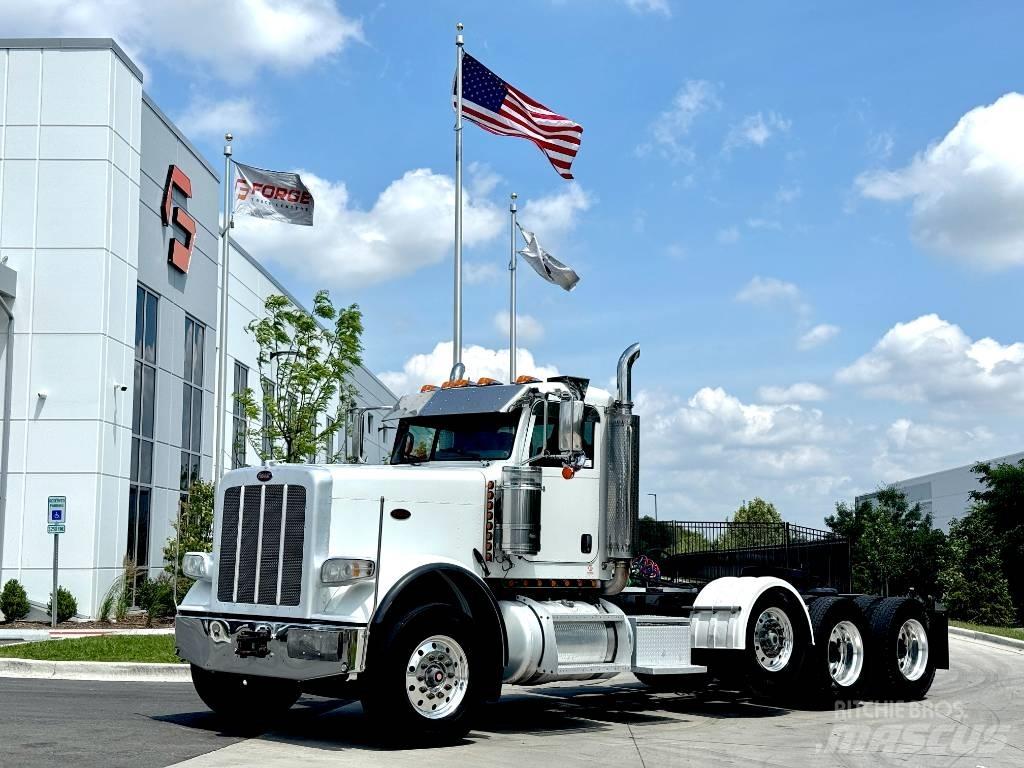 Peterbilt 389 Conventional Trucks / Tractor Trucks
