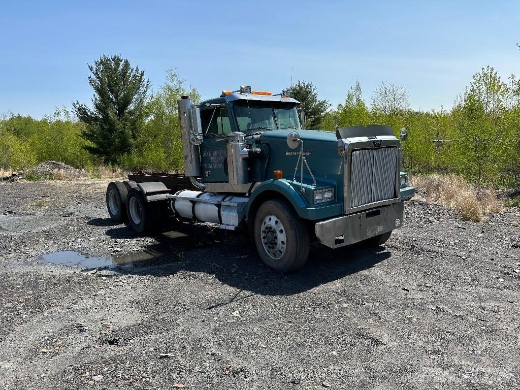 Western Star 4964FX Conventional Trucks / Tractor Trucks
