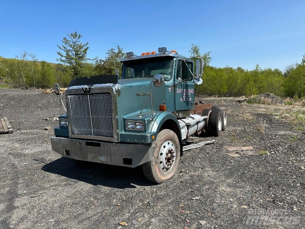 Western Star 4964FX Conventional Trucks / Tractor Trucks