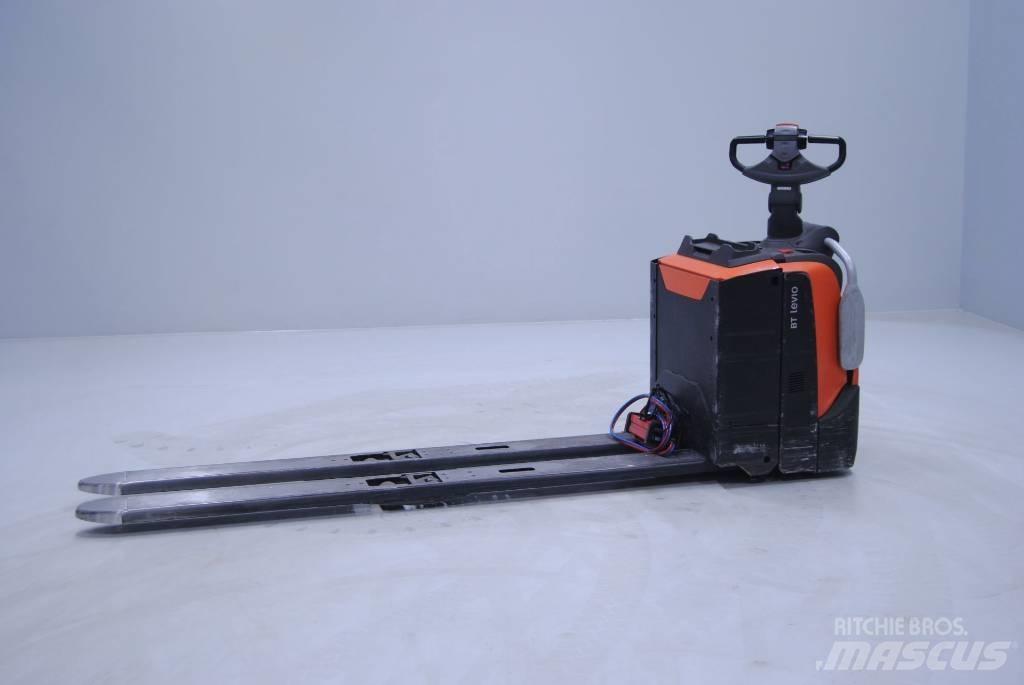 Toyota LPE200 Low lifter with platform