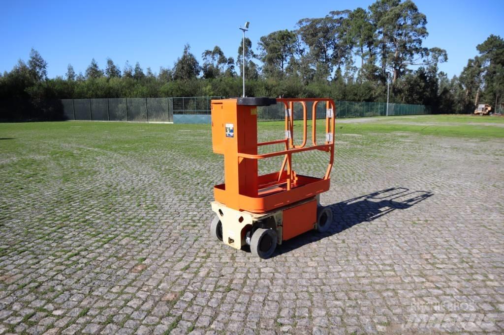 JLG 1230ES Vertical mast lifts