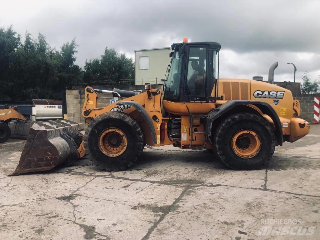 CASE 821 F Wheel Loaders