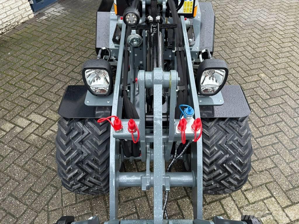Giant G1500 Xtra Mini Loader