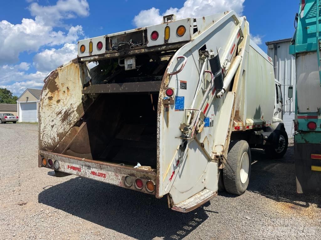 GMC T7500 Garbage Trucks / Recycling Trucks