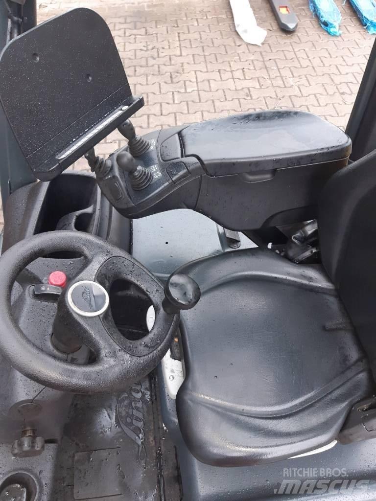 Linde E 12 Electric Forklifts