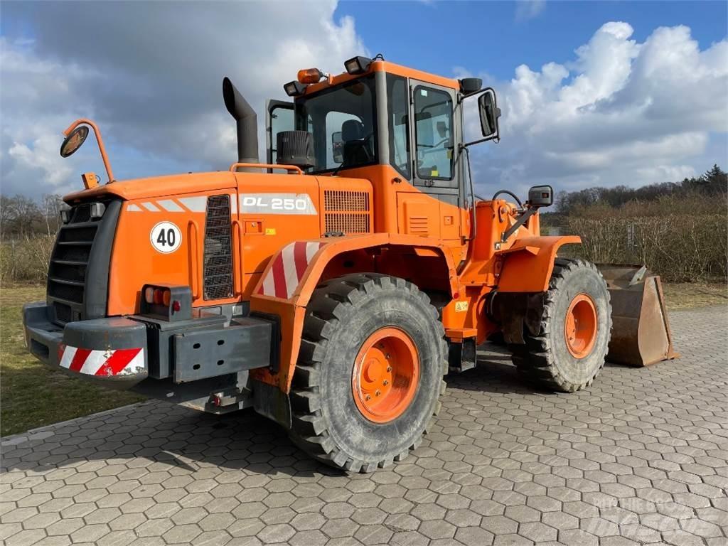 Doosan DL250 Wheel Loaders
