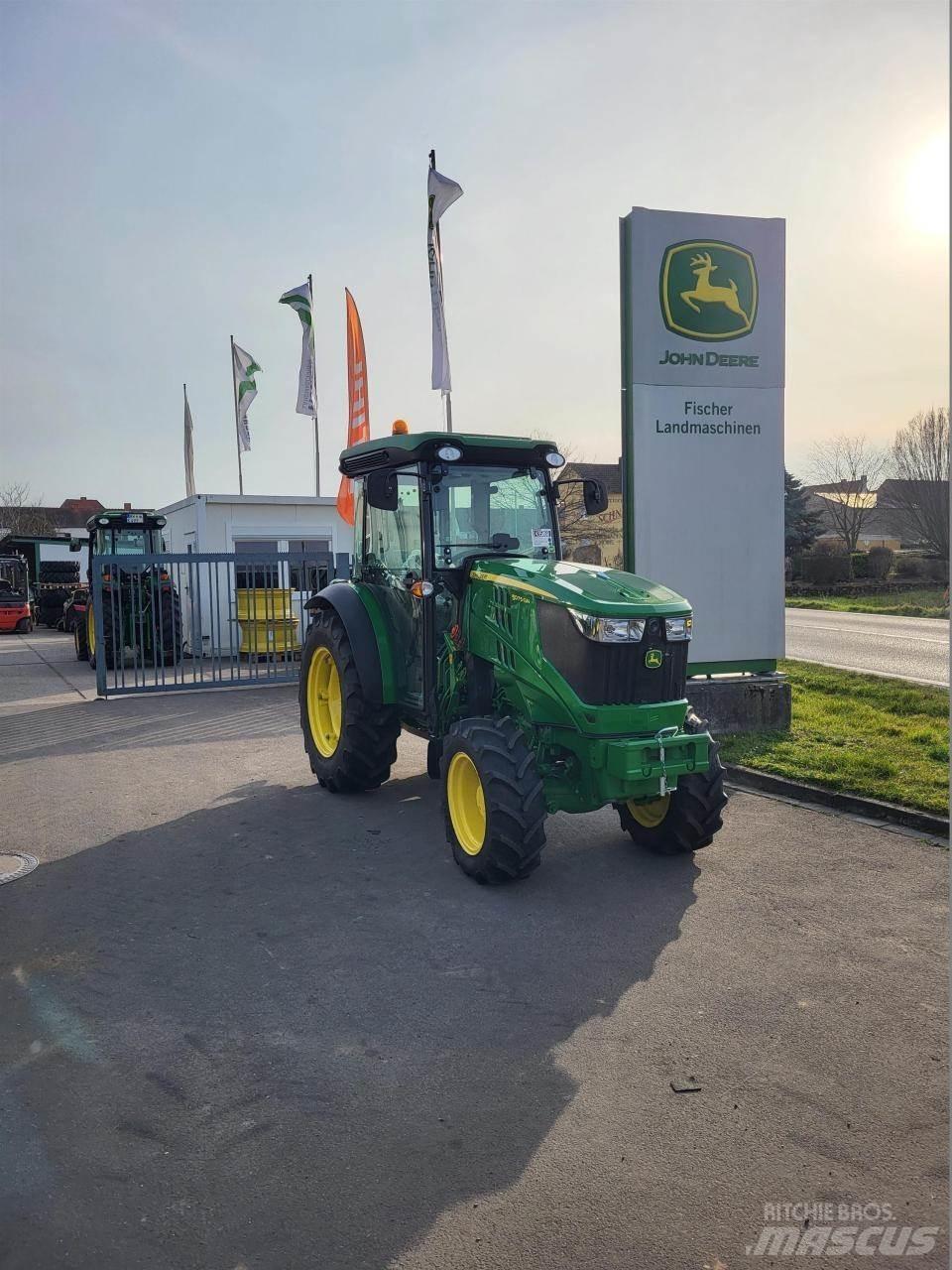 John Deere 5075GN Tractors
