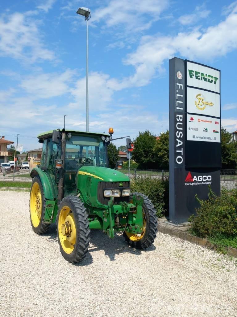 John Deere 5820 Tractors
