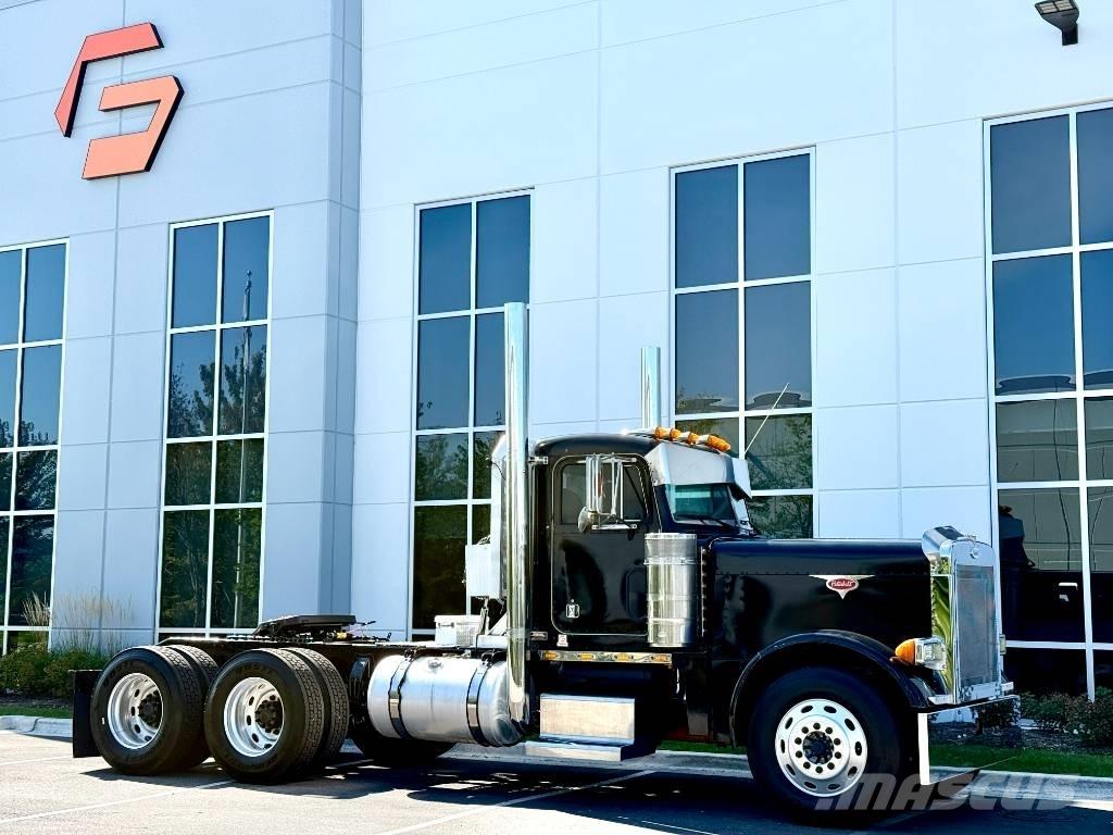 Peterbilt 379 Conventional Trucks / Tractor Trucks