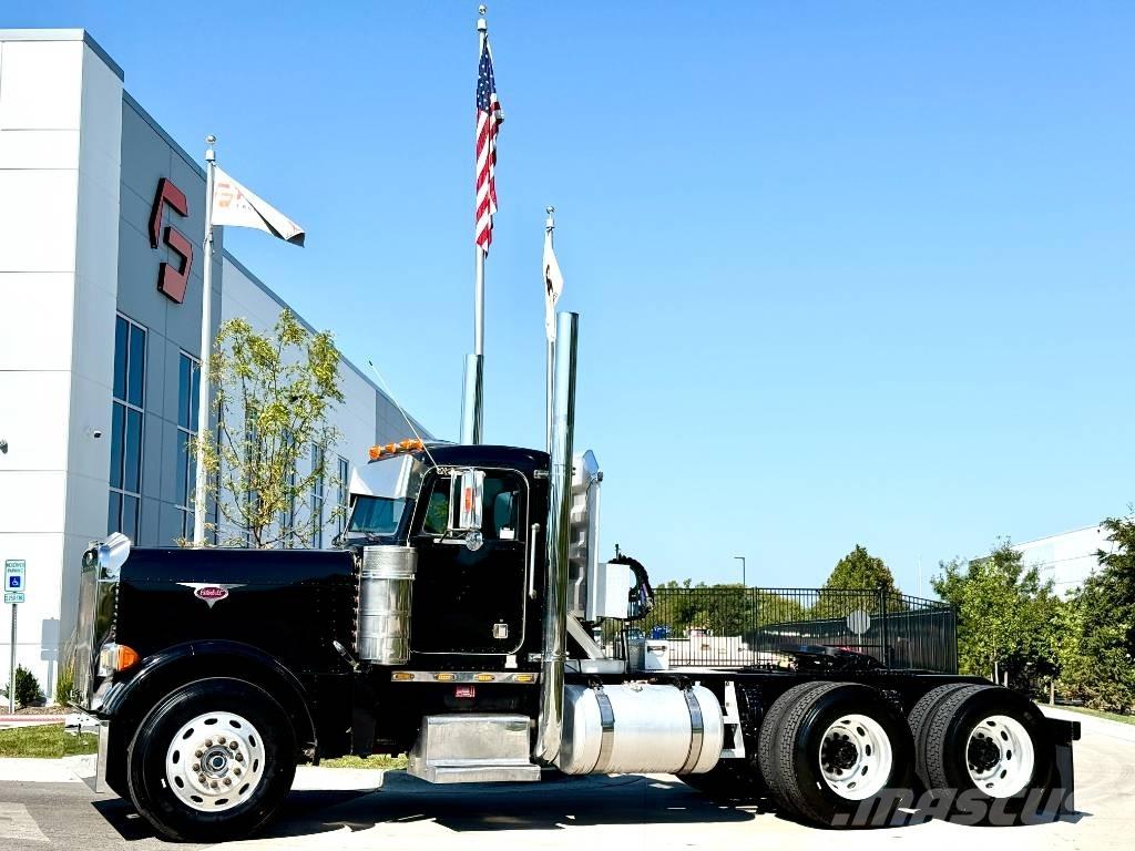 Peterbilt 379 Conventional Trucks / Tractor Trucks