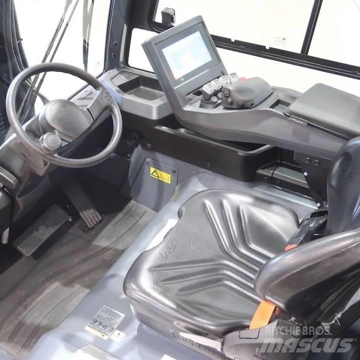 Toyota 9FBM25T Electric Forklifts