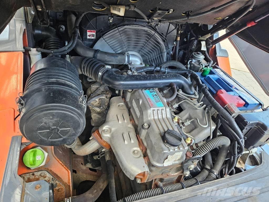 Toyota 8FDF25 Diesel Forklifts