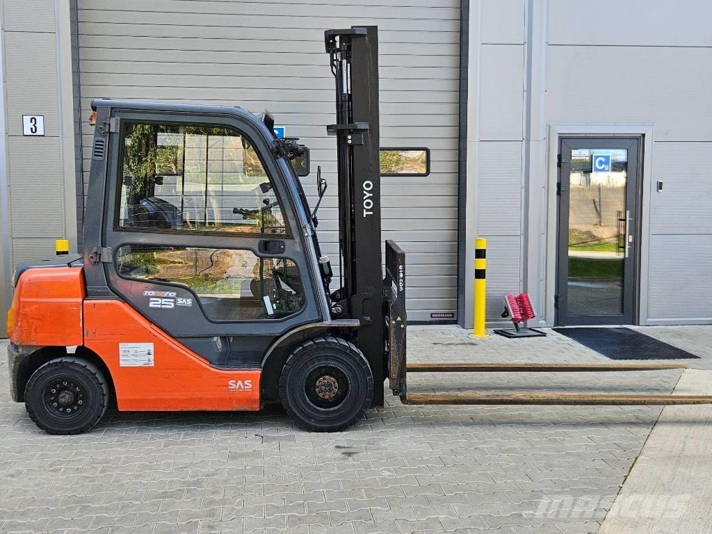 Toyota 8FDF25 Diesel Forklifts