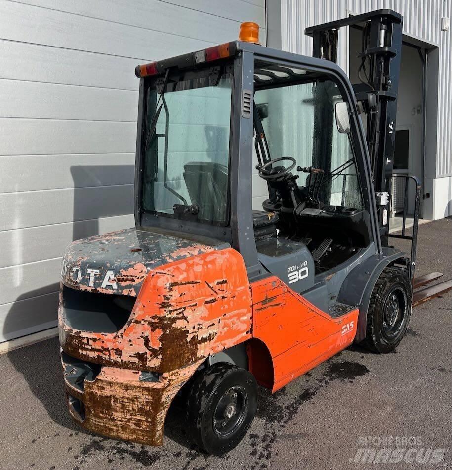 Toyota 8 FDF 30 Diesel Forklifts