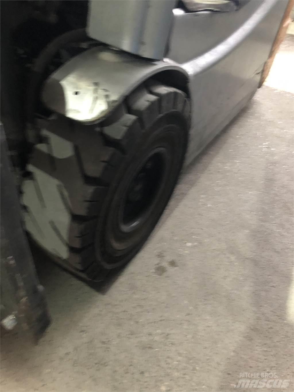 Still RX50-16 Electric Forklifts