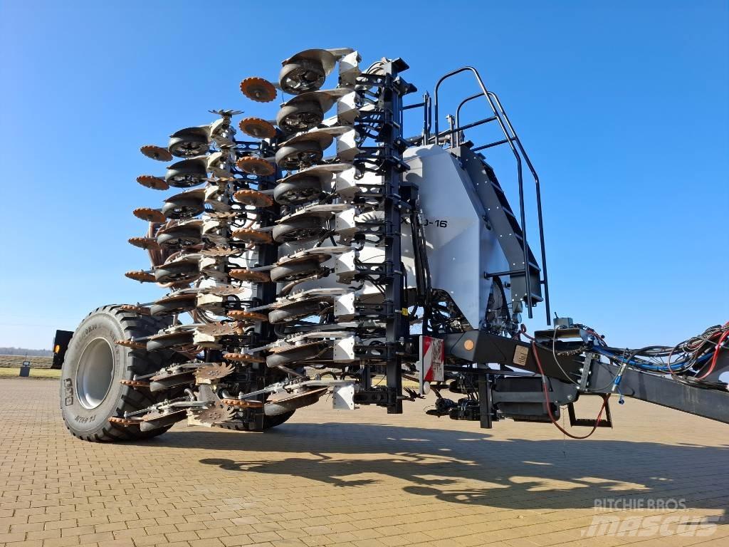 Horizon DSX 60-16 Farm Drills