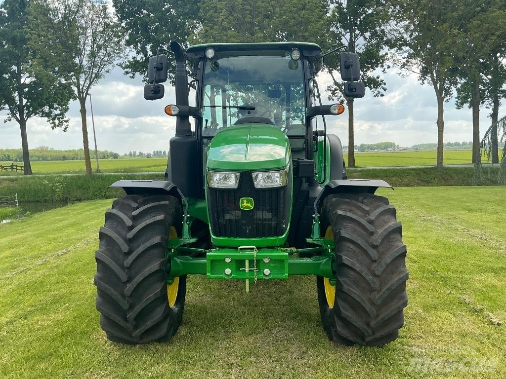 John Deere 5090 M Tractors