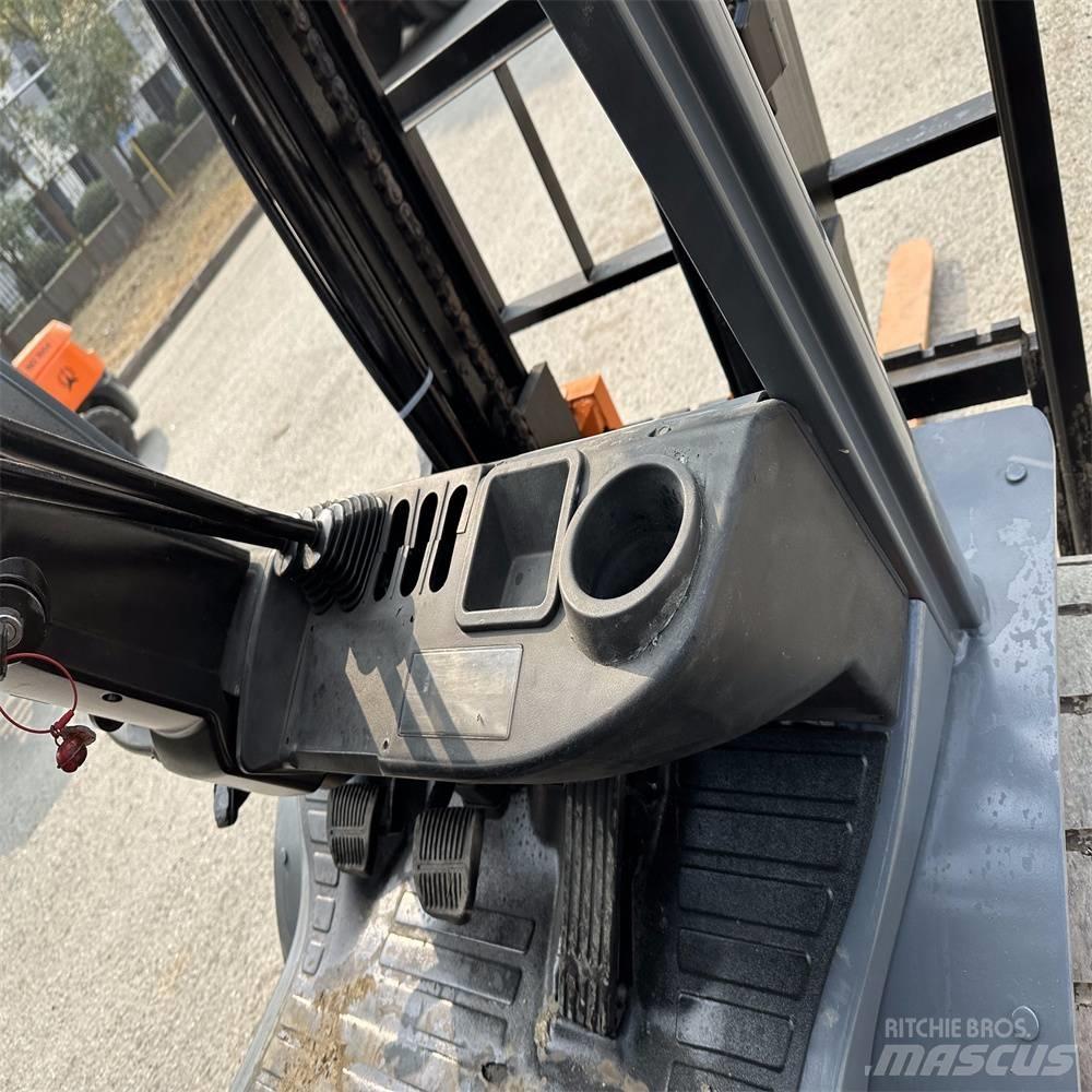 Toyota 8 FDK 30 Diesel Forklifts
