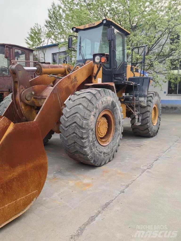 SEM 656D Wheel Loaders