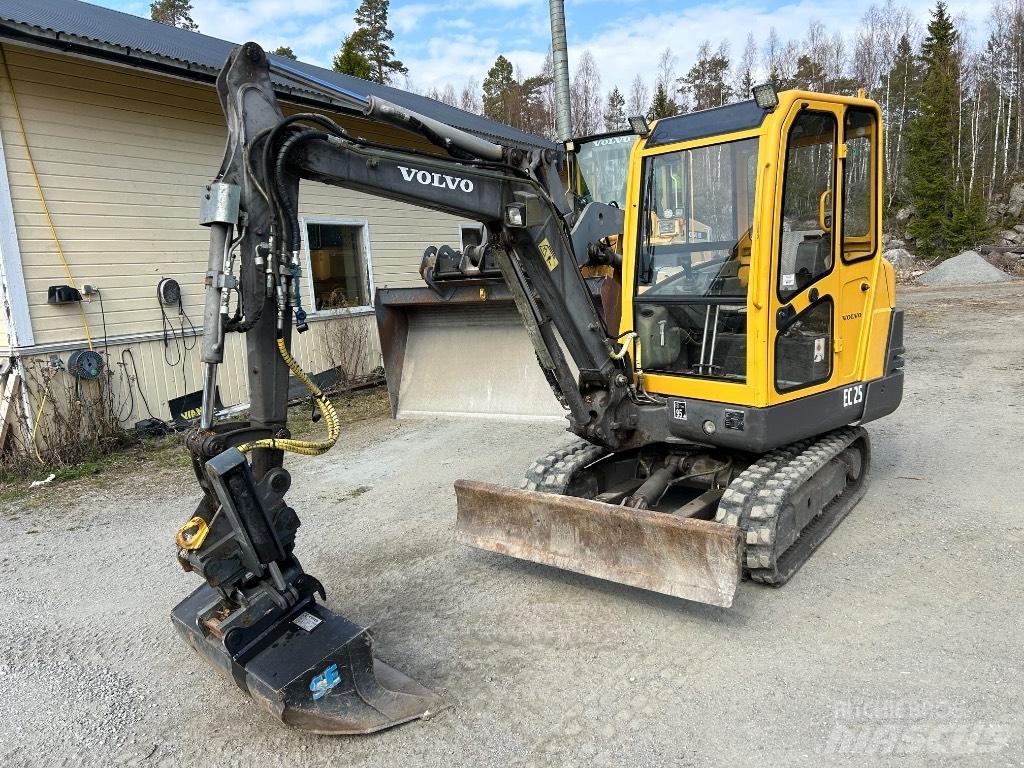 Volvo EC 25 Mini Excavators <7t (Mini Diggers)
