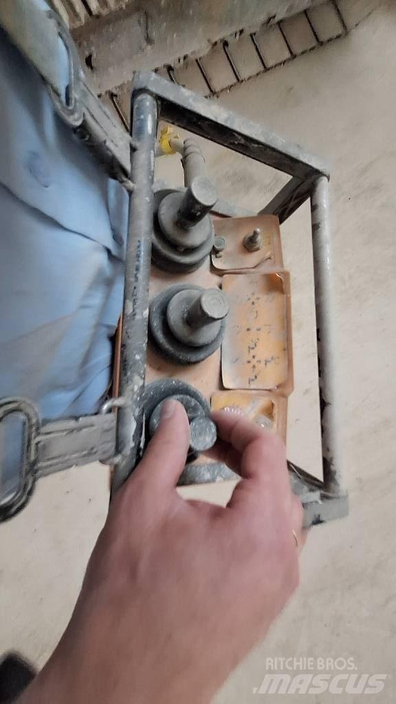 Aliva AL 302 Concrete Accessories