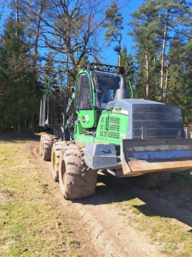John Deere 1110 G Forwarders