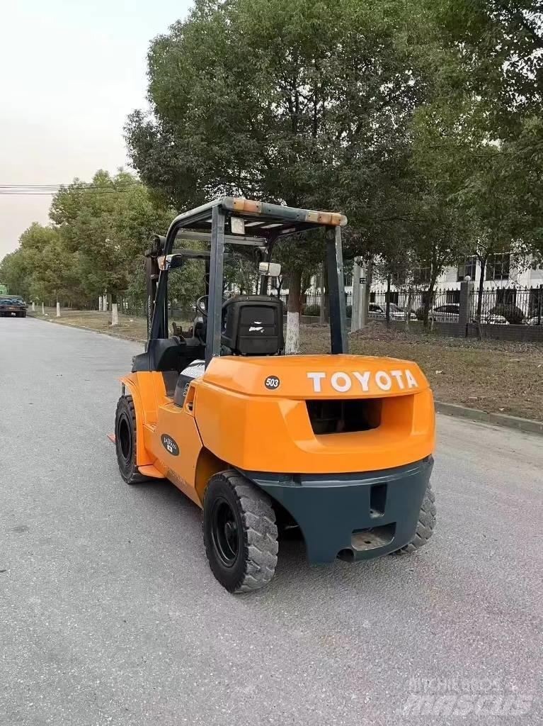 Toyota FD 50 Diesel trucks