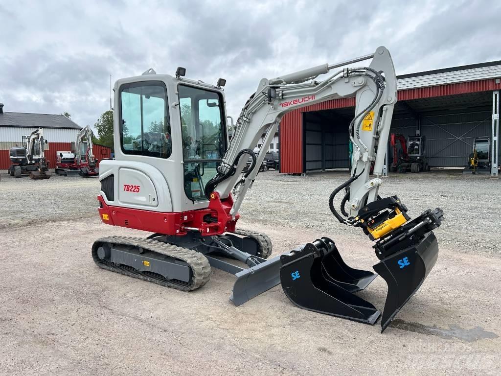Takeuchi TB225 Mini Excavators <7t (Mini Diggers)
