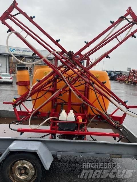 Junkkari 700/12 Mounted sprayers