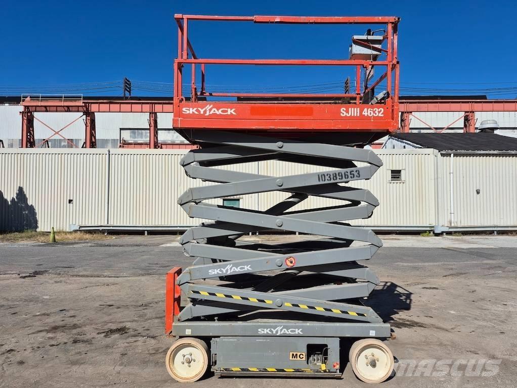 SkyJack SJ 4632 Scissor Lifts