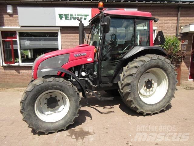 Valtra A93 HITECH Tractors