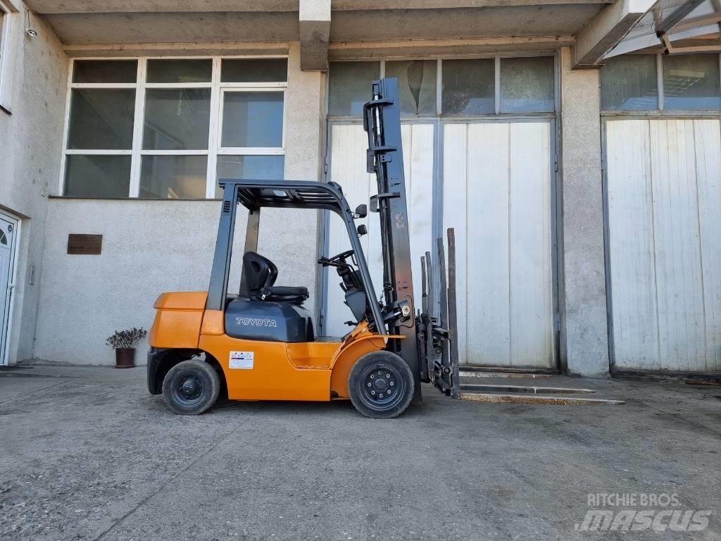 Toyota 02-7 FD 25 Diesel Forklifts