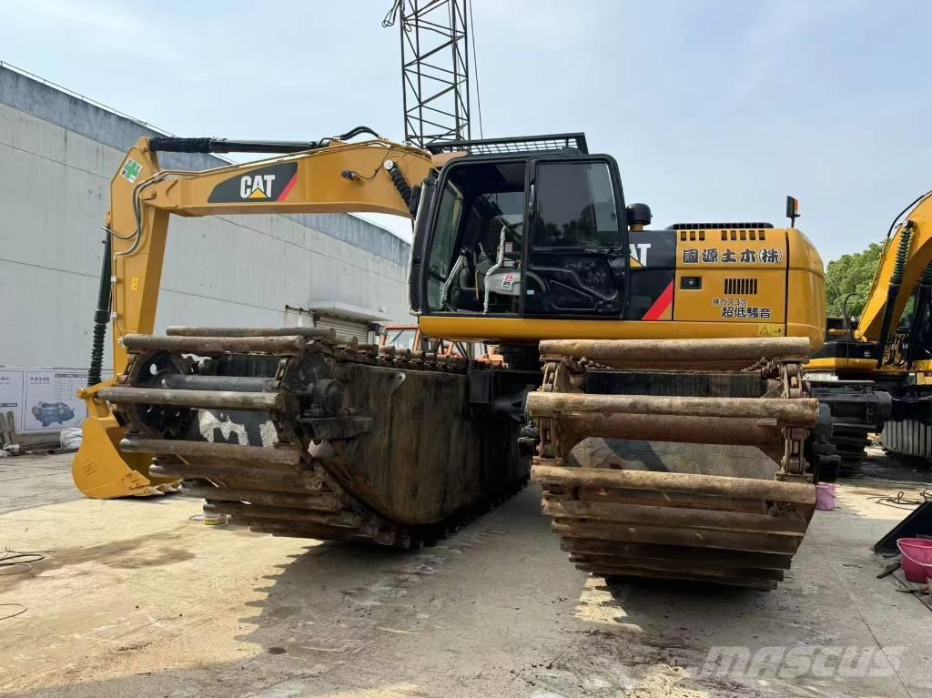CAT 320 D Amphibious Excavators