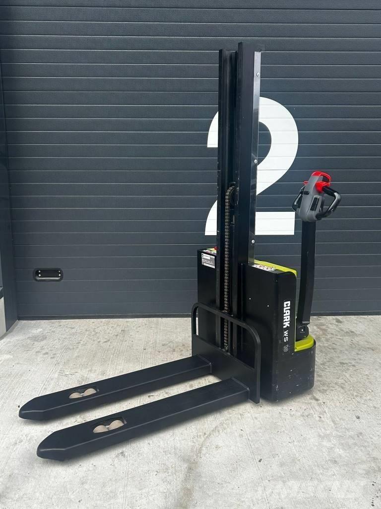 Clark WS10M Pedestrian stacker