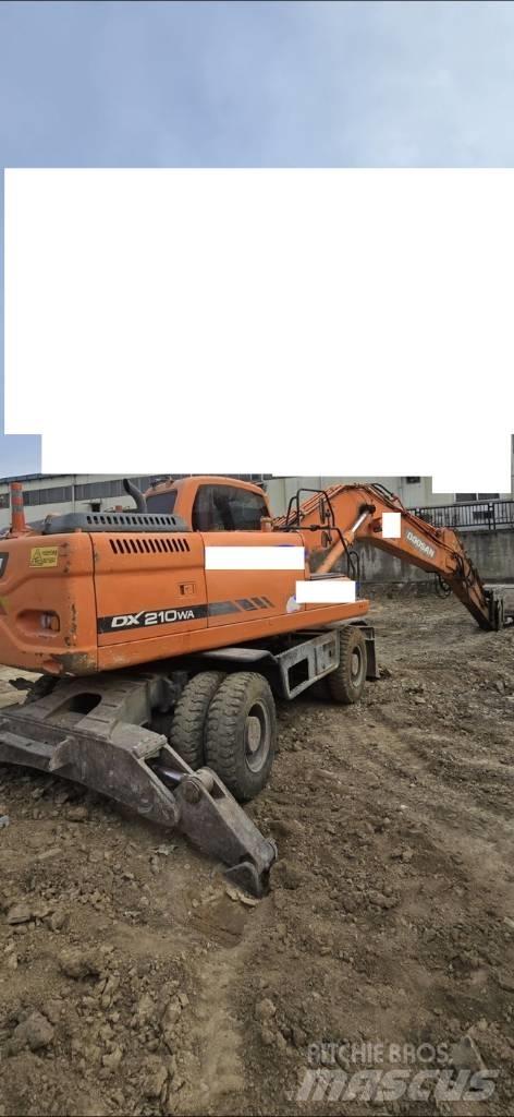 Doosan DX 210 W Wheeled Excavators