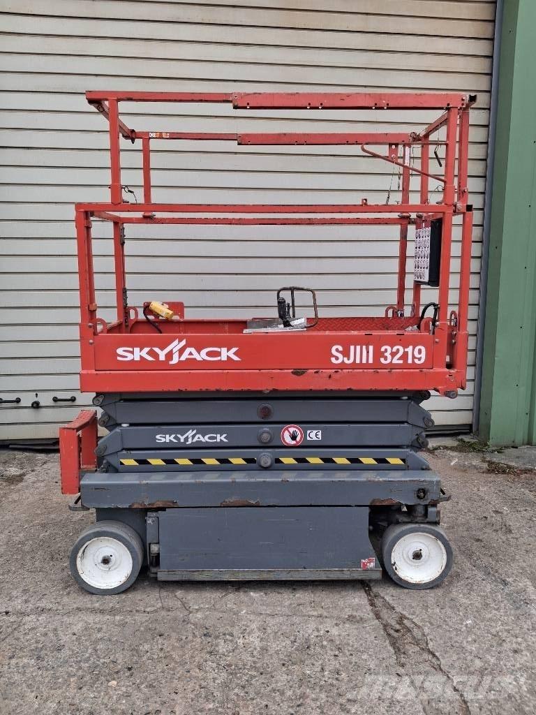 SkyJack SJ III 3219 Scissor Lifts