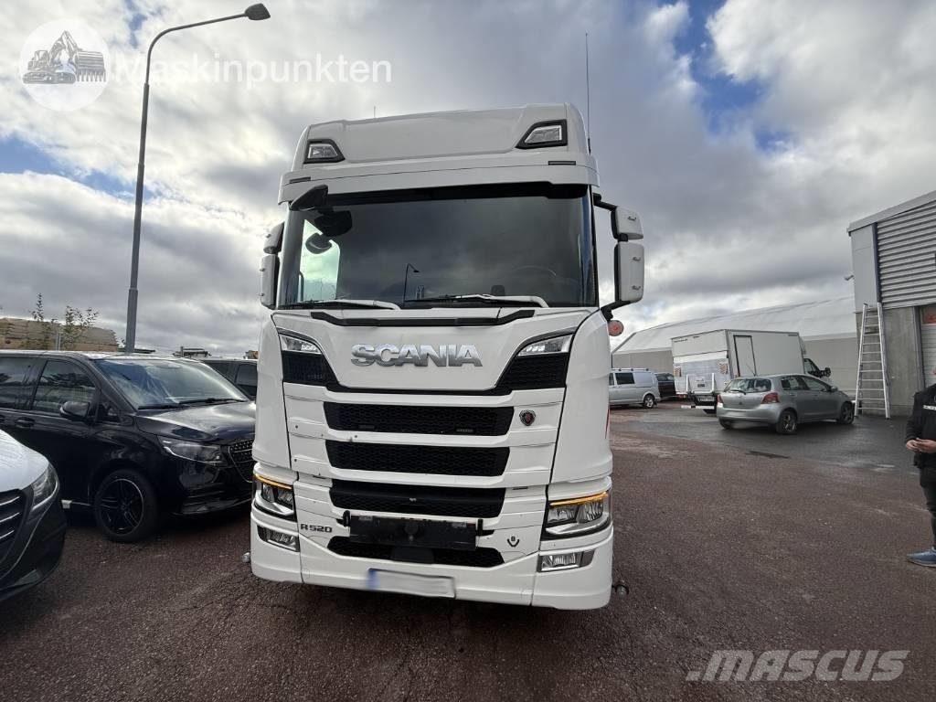 Scania R 520 Conventional Trucks / Tractor Trucks