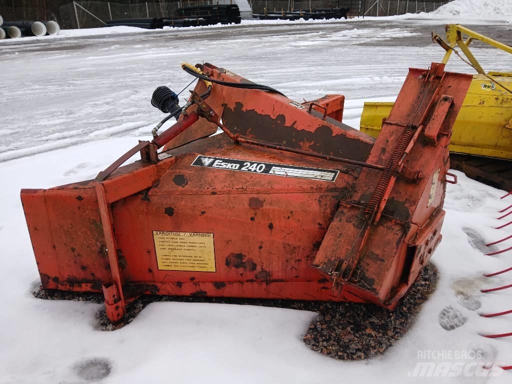 Esko LL 240 Snow Blowers