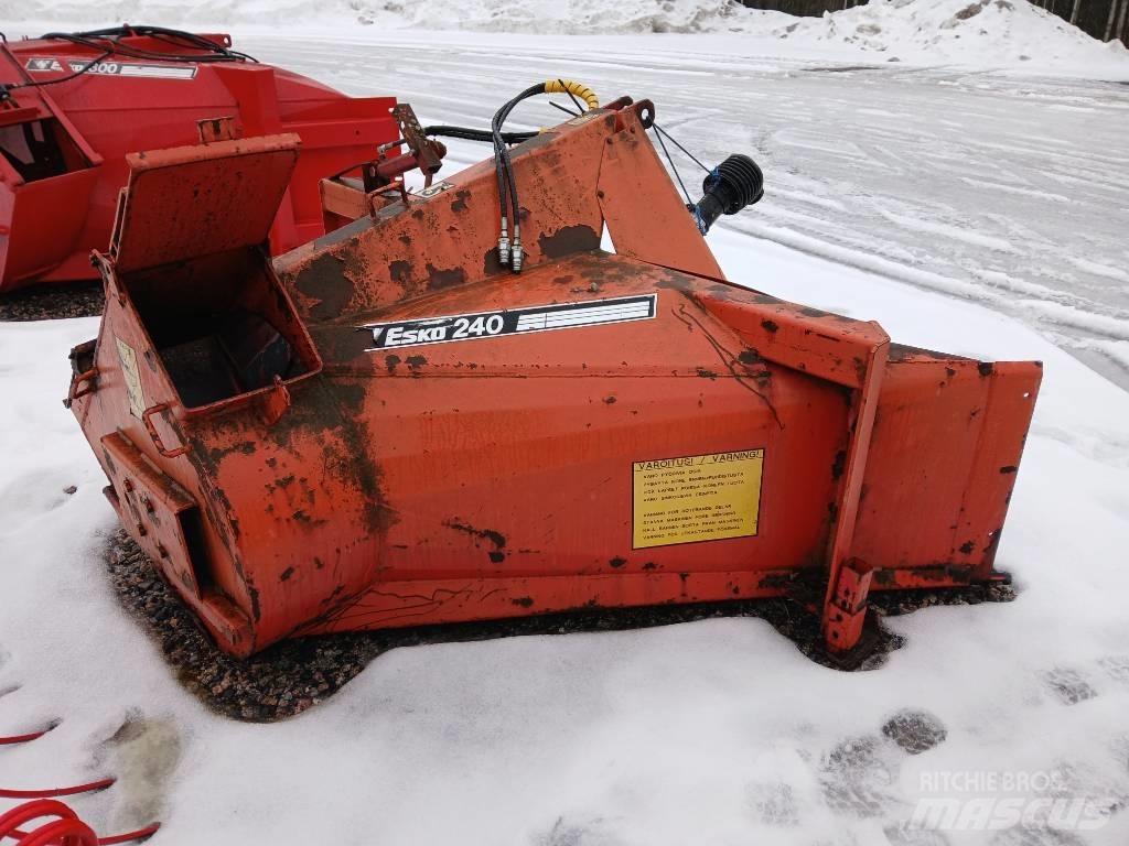 Esko LL 240 Snow Blowers