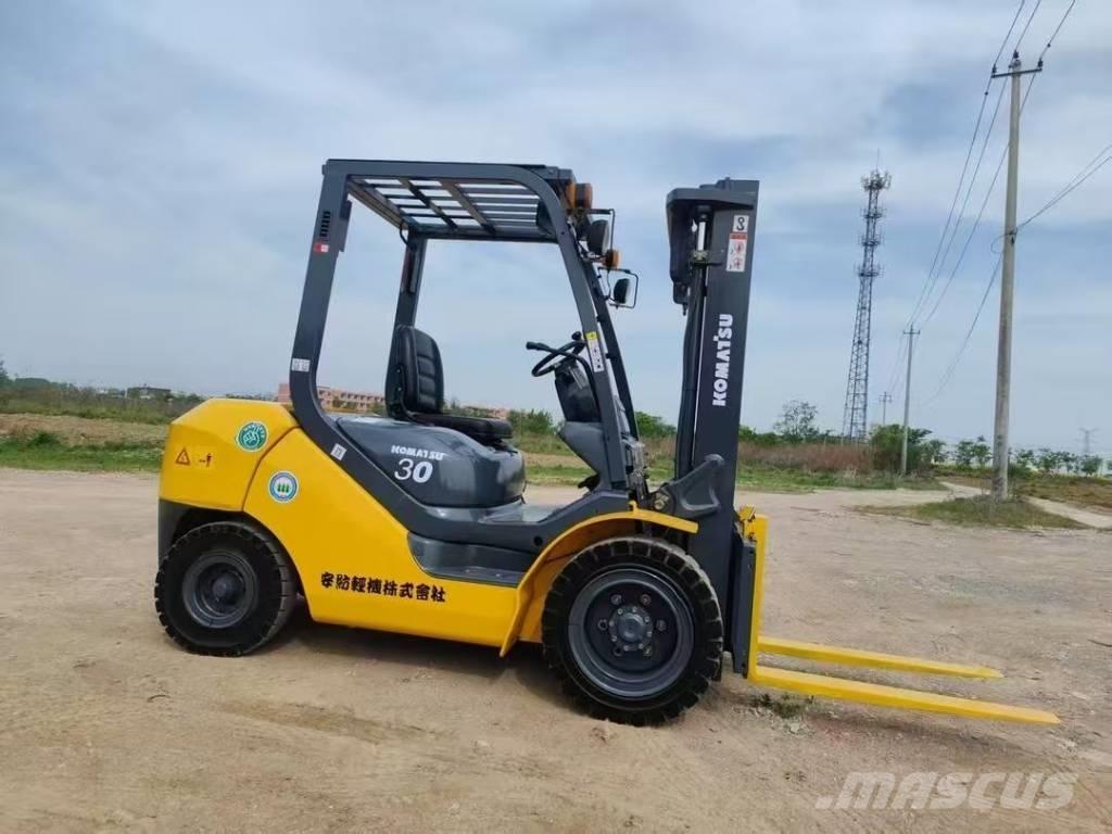 Komatsu 30 Diesel Forklifts