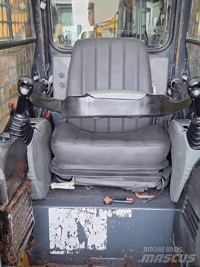 Komatsu CK35 Mini Loader