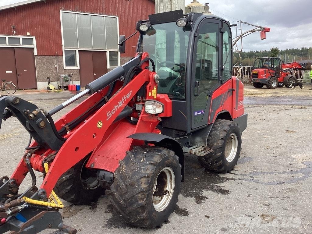 Schäffer 3550 Multi purpose loaders