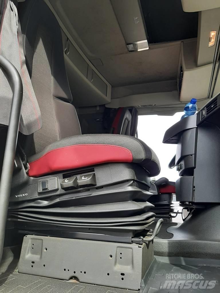 Volvo FH 13 Wood Chippers